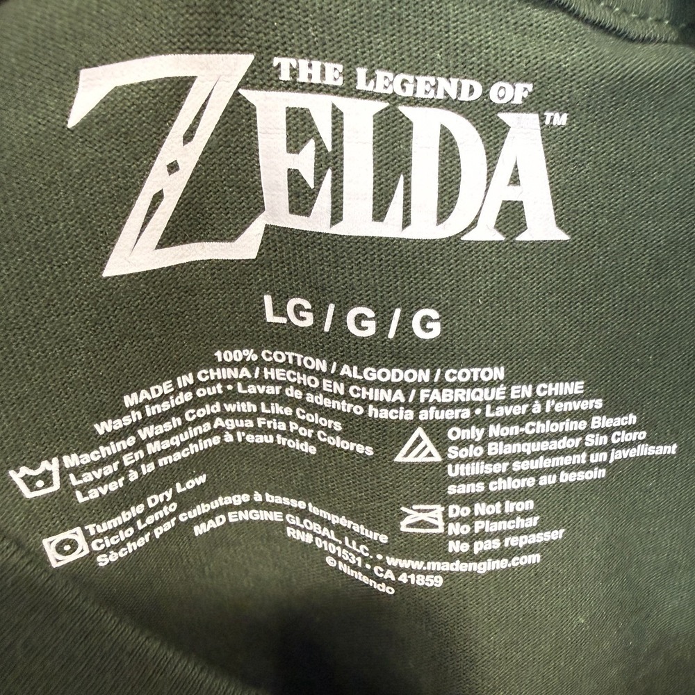 Legend of Zelda Kingdom of Hyrule Shirt Tee Men Large Link Graphic Triforce Rare - Picture 12 of 12